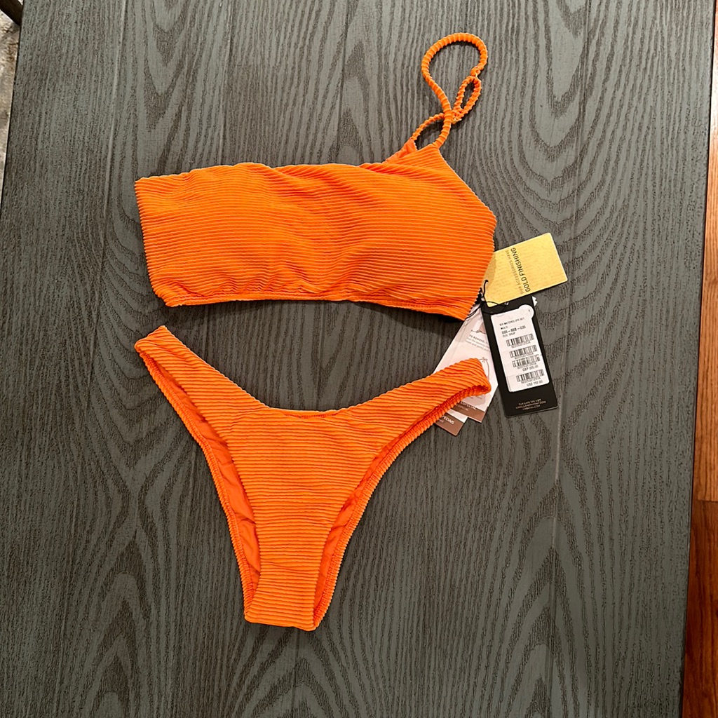 Vix Swimsuit - Dcup . Msrp $192.00